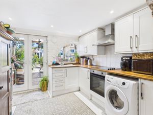 Kitchen- click for photo gallery